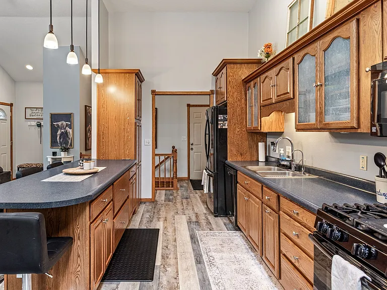 Panorama Rd — Photo 34