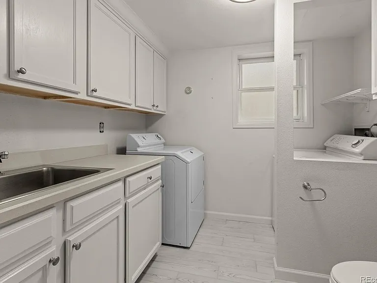 395 Monarch St — Photo 8