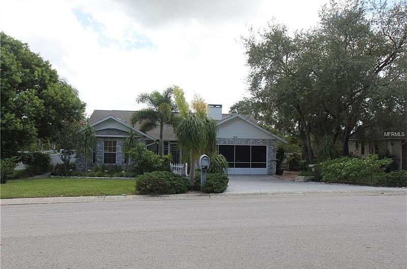 1st image of 718 Cambridge Way