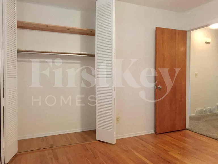 1222 Meadowbright Ln — Photo 13