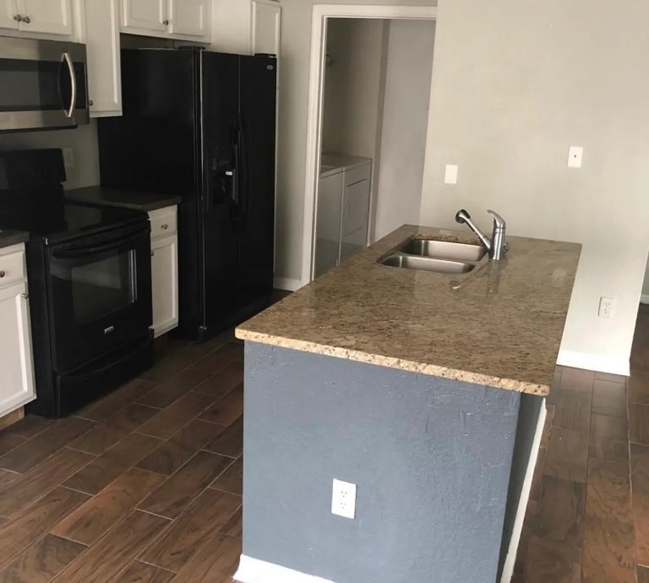 2 bed, 1250 sqft, $2,100 — Photo 3