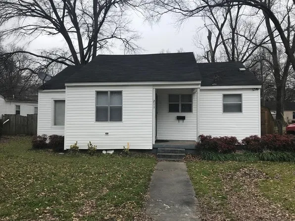 211 S Center Dr, West Memphis, AR 72301