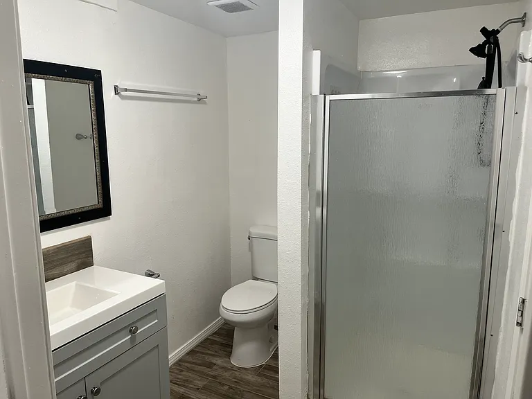 904 Laguayra Dr NE — Photo 11
