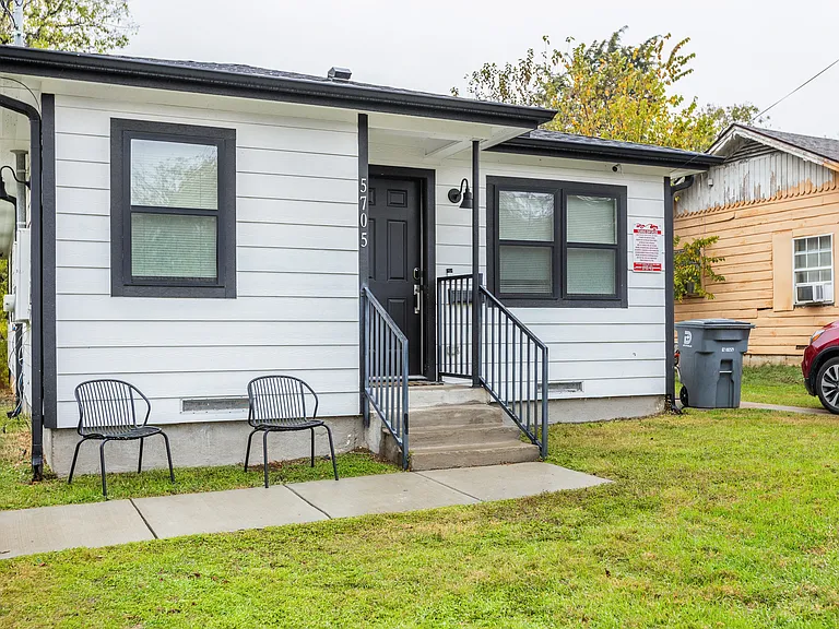 5705 Pickfair Cir — Photo 2
