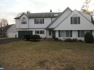 12 Rose Apple Rd, Levittown, PA 19056
