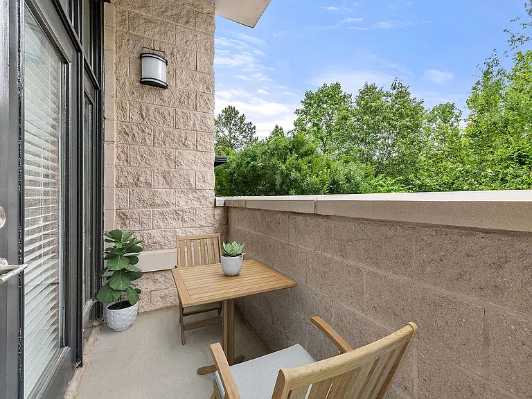 1160 Hammond Balcony