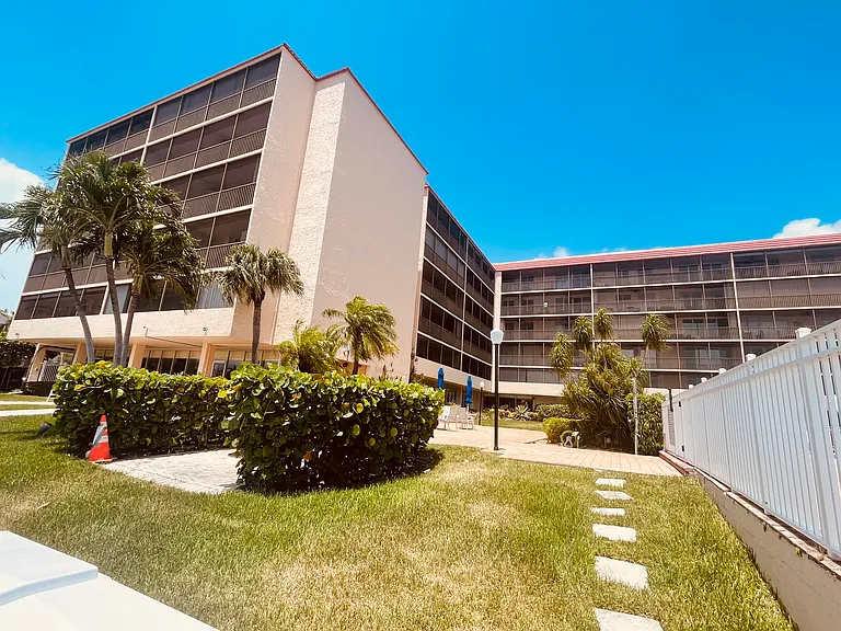 740 S Federal Hwy #410 — Photo 18