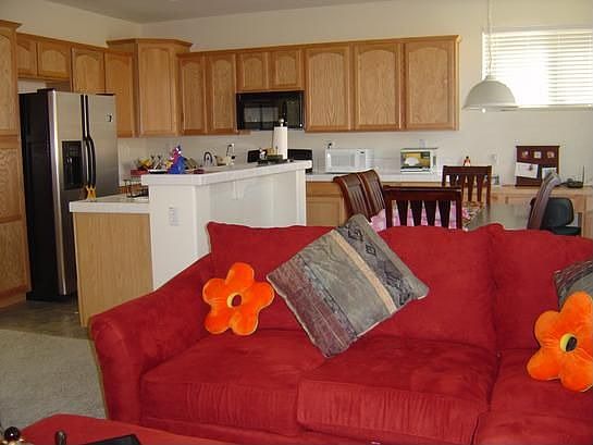 Family room - kitchen