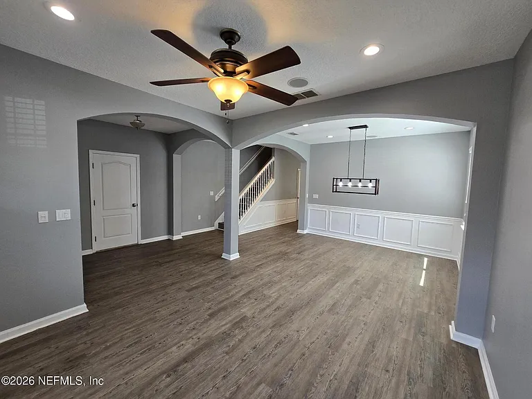 180 Thornloe Dr — Photo 5