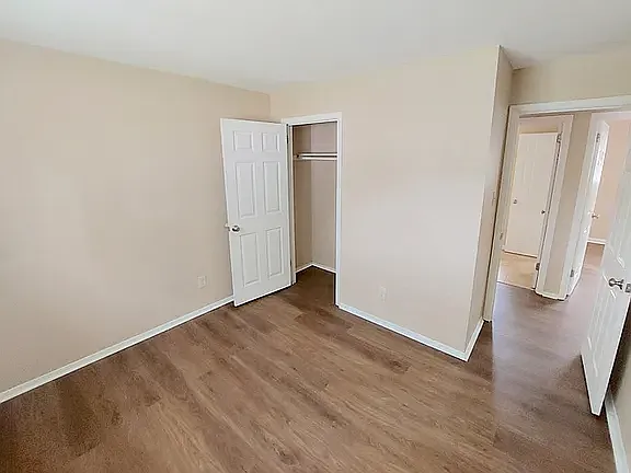 445 Bernice Pl — Photo 3