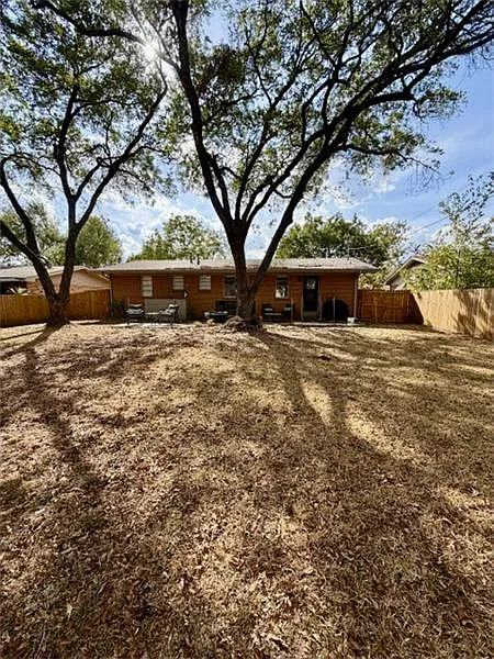 3 bed, 1445 sqft, $1,750 — Photo 2