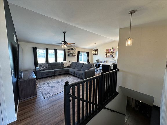 2nd image of 2808 Anna Ave
