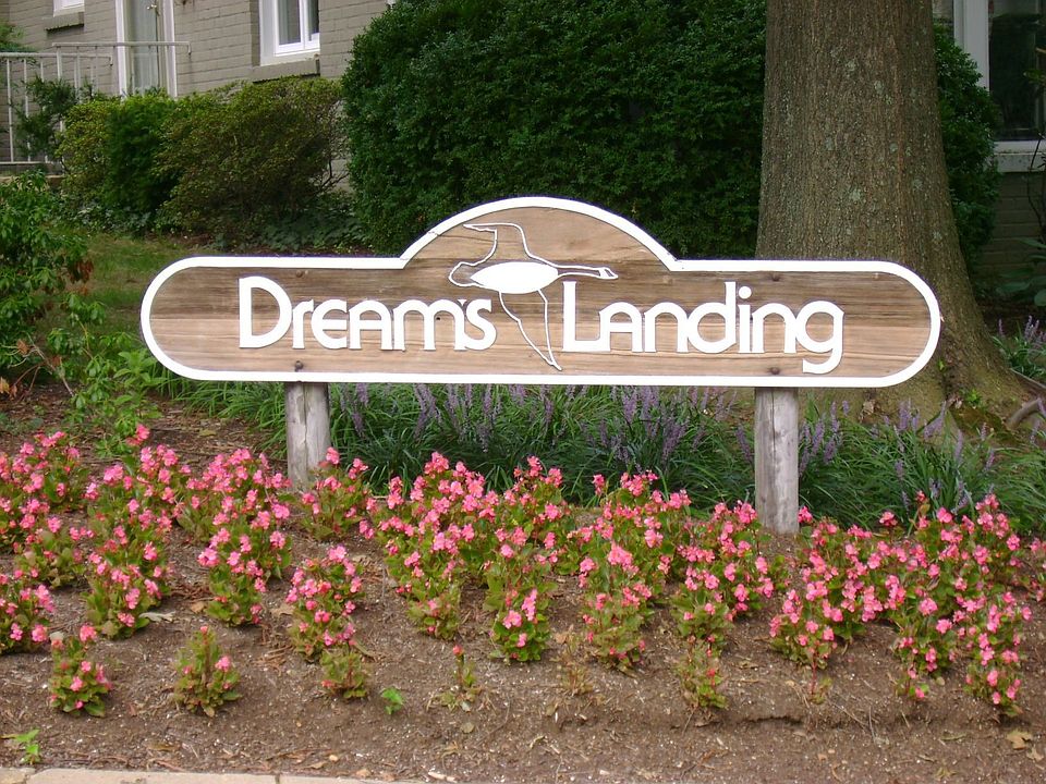 Dreams Landing Entrance