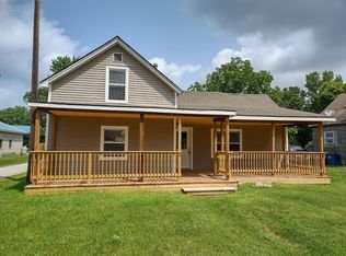 703 E John St, Knox, IN 46534