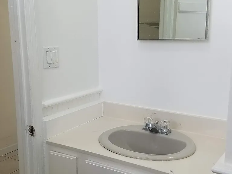 Bathroom sink