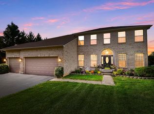 2315 Bold Venture Dr, Lewis Center, OH 43035