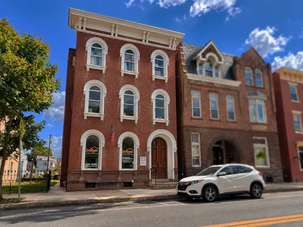 53 W Main St APT 6, Mechanicsburg, PA 17055