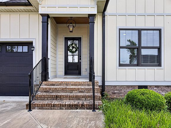 3rd image of 5025 Grove Park Ct NE