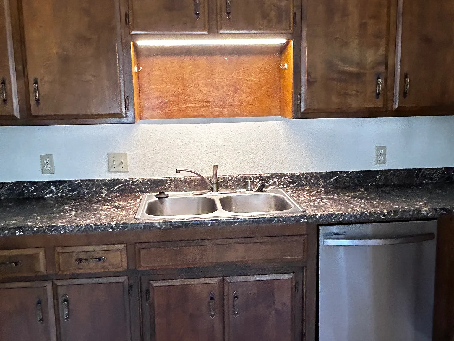 2 bed, 875 sqft, $1,750 — Photo 2