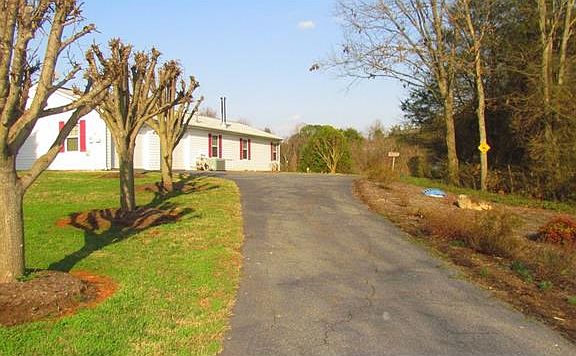 4th image of 79 Mike Abbey Ln