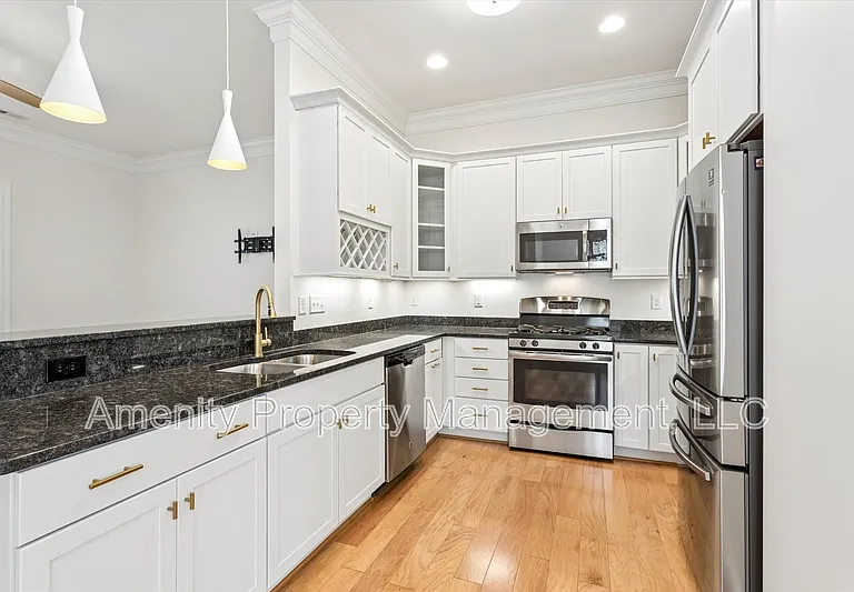 5434 Center St #1 — Photo 8
