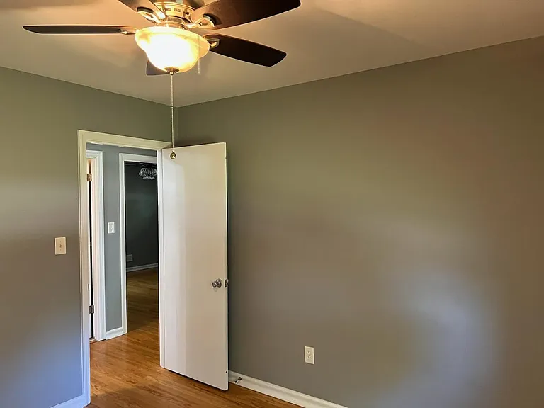 1502 Lynn Way — Photo 19