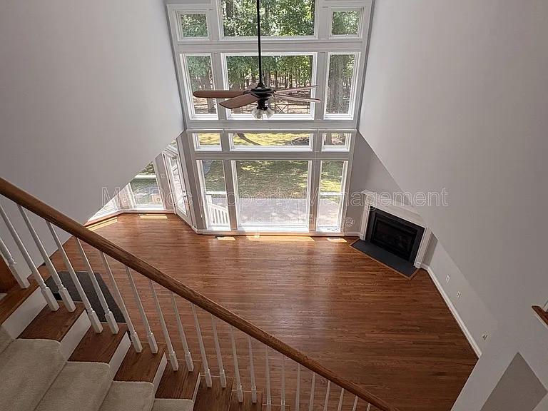 10802 Cedar Creek Dr — Photo 19