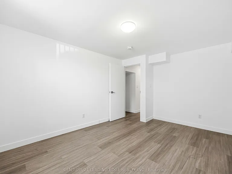 1A Leonard Ave #LOWER — Photo 24