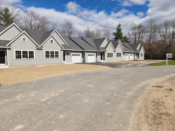 30 Four Seasons Dr, Hampstead, NH