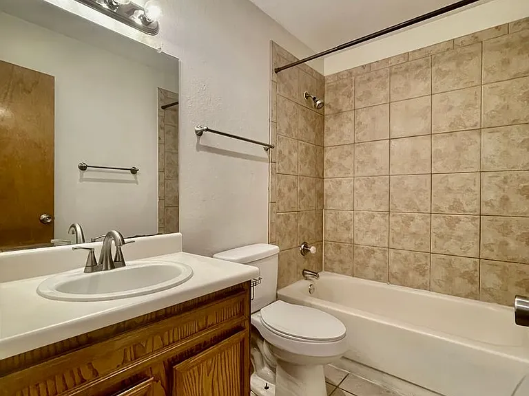 1303 Conway Dr — Photo 11