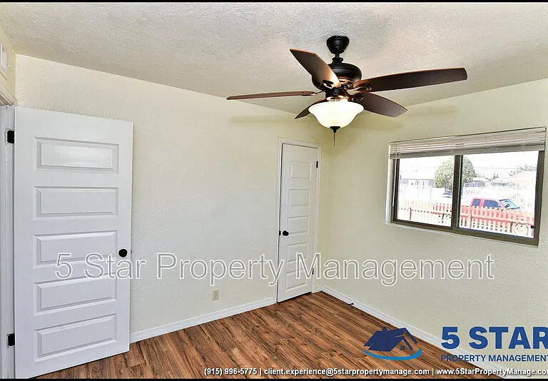 10324 Newport Dr — Photo 24