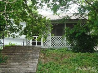 711 S 3rd St, Ozark, MO 65721