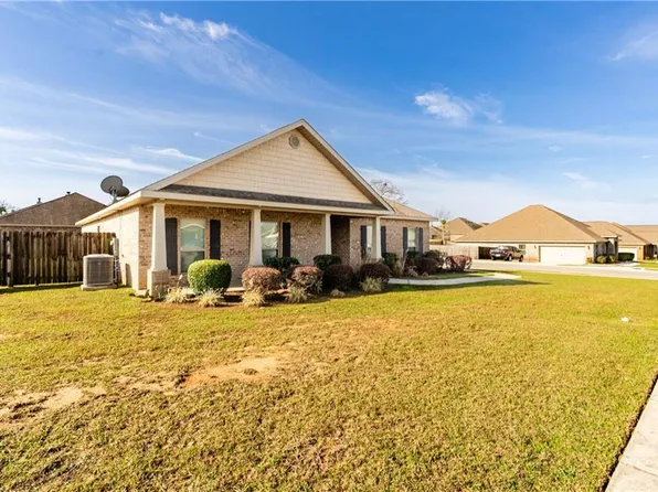 2288 Philsdale Ln E, Semmes, AL 36575