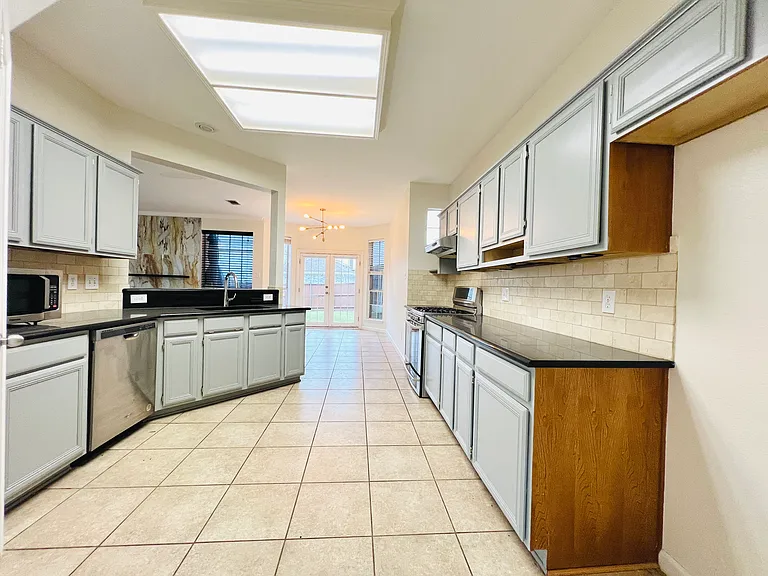 1042 Fireside Dr — Photo 11