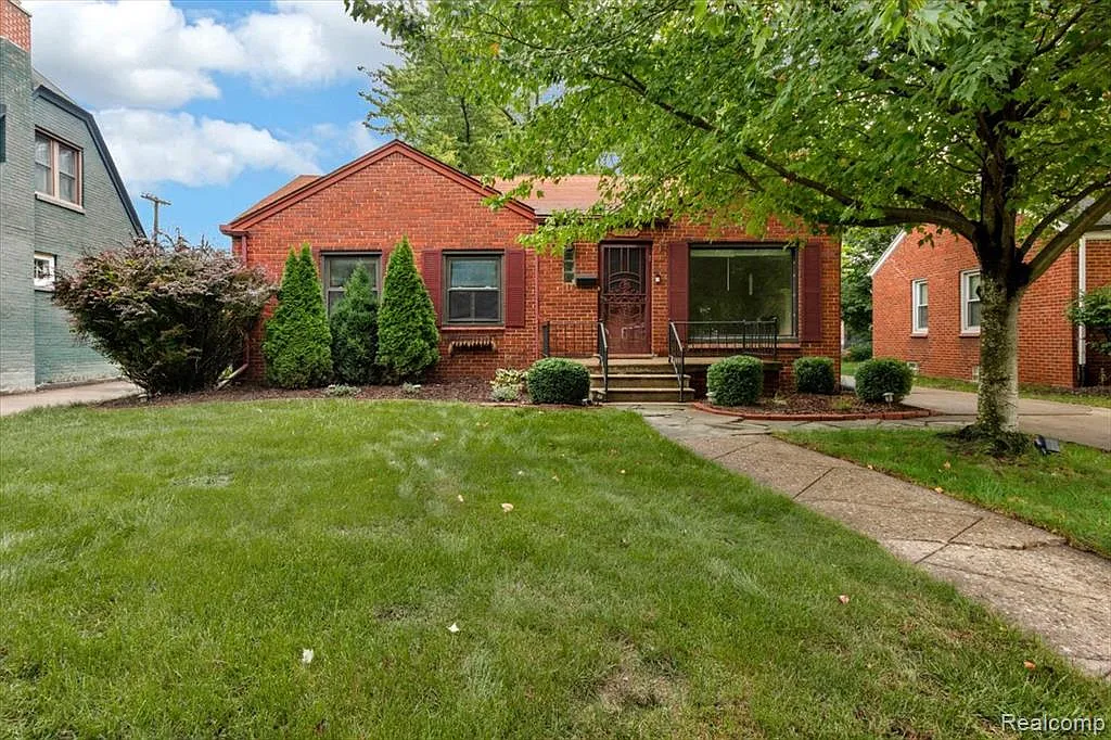 3 bed, 2.0 bath, 1922 sqft, $2,500 — Photo 2