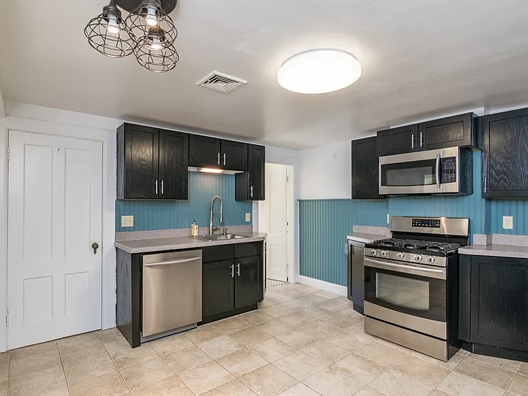 21 Lyman Rd #B — Photo 7
