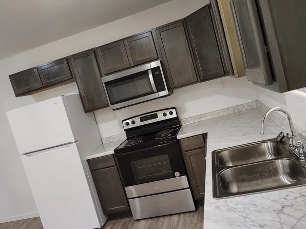 211 Maple Ave, Gladewater, TX 75647