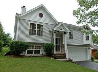 6108 Hilly Way, Cary, IL 60013