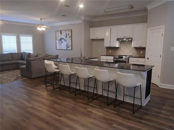 4085 Water Oak Dr, Zachary, LA 70791