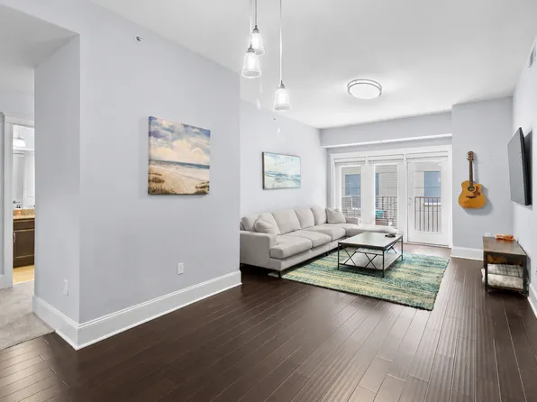 222 Glenwood Ave, Raleigh, NC 27603