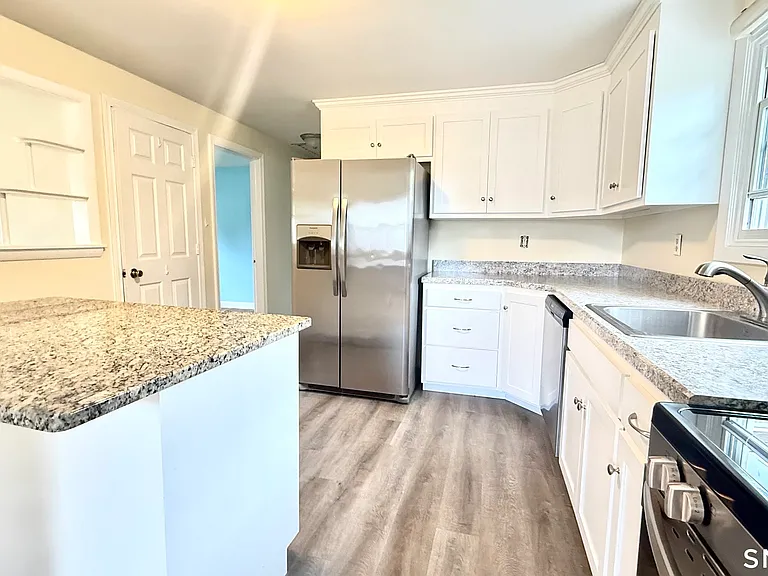 1519 Sullivan Ave — Photo 7