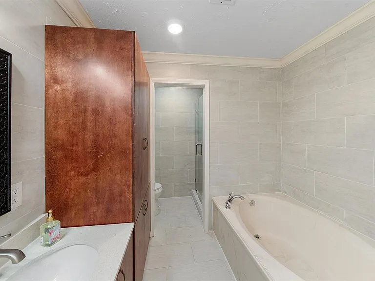 14702 Westway Ln — Photo 20