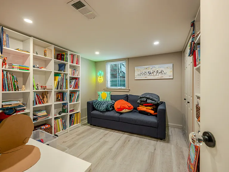 4612 Sedgwick St NW — Photo 42