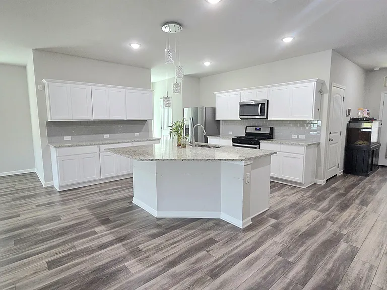 13931 Malbec Ave — Photo 3