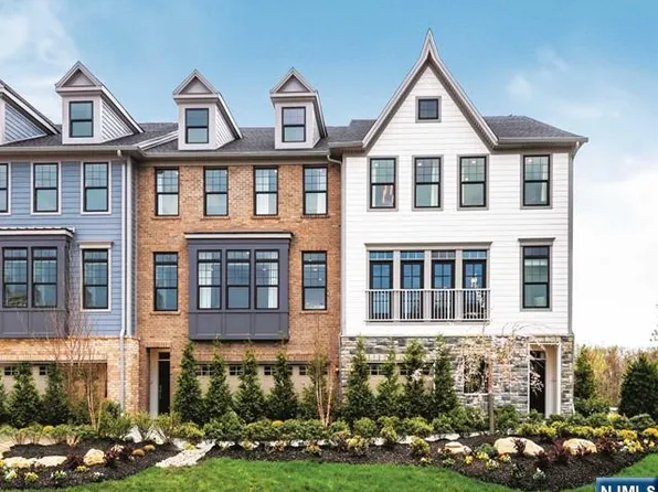 7 Cinnamon Dr, Upper Saddle River, NJ 07458
