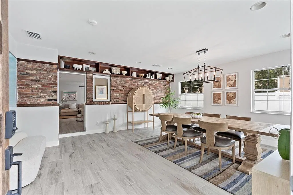 3 bed, 2.0 bath, 1770 sqft, $5,400 — Photo 3