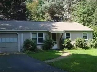 5 Shaw Ln, Hadley, MA 01035