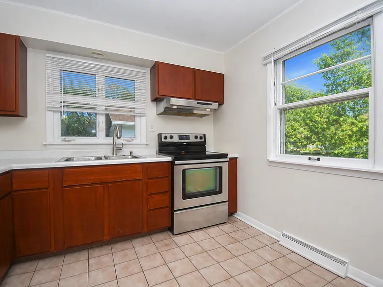 1802 Fairfield Rd — Photo 8