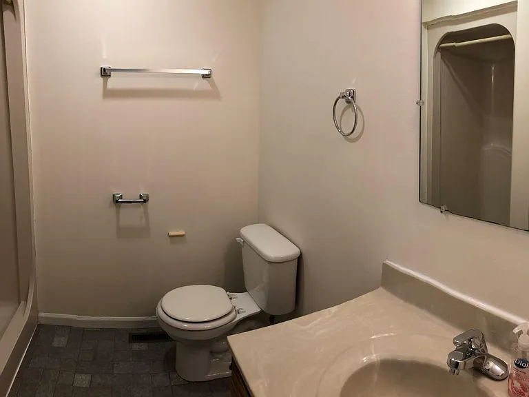 534 E Southern Dr — Photo 12