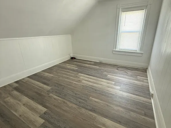 236 Mason St APT 3, Woonsocket, RI 02895